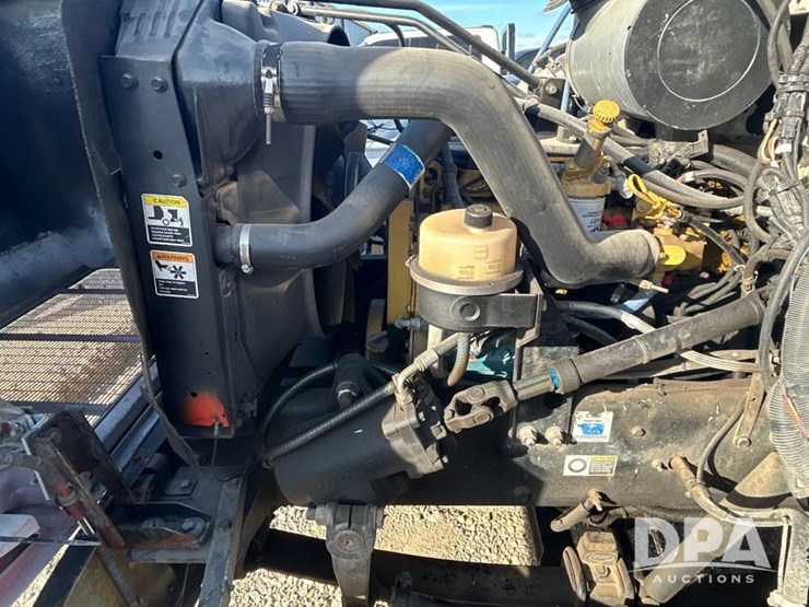 peterbilt-330-image-32