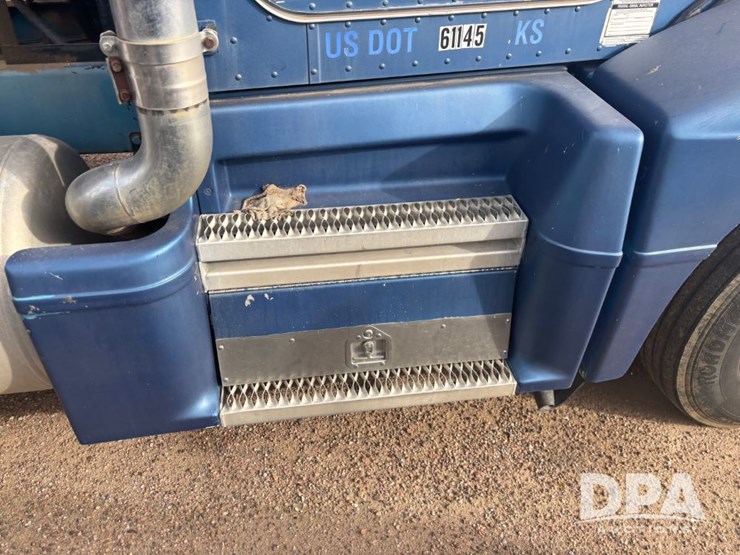 peterbilt-377-image-38