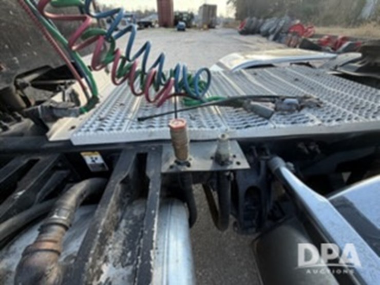 peterbilt-567-image-19