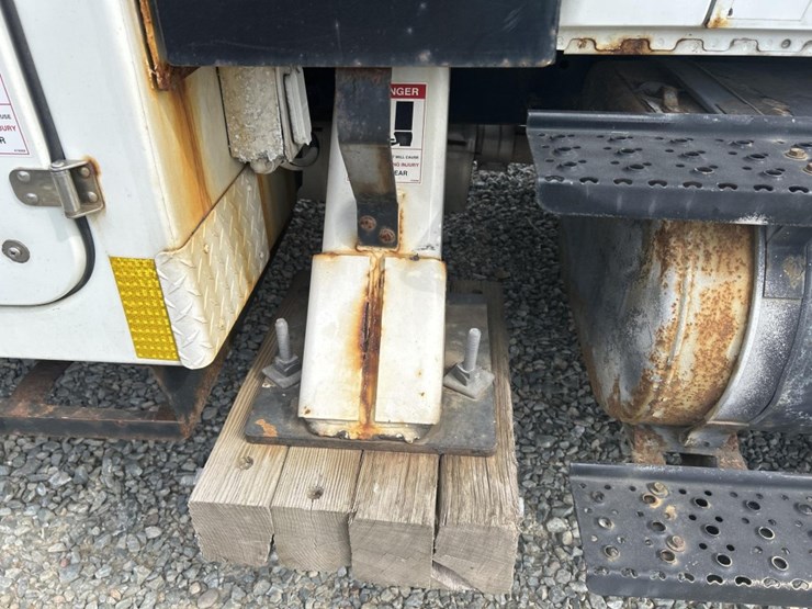 international-4000-image-36