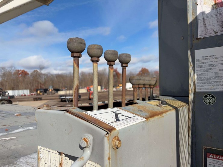 1998-ford-f800-image-22