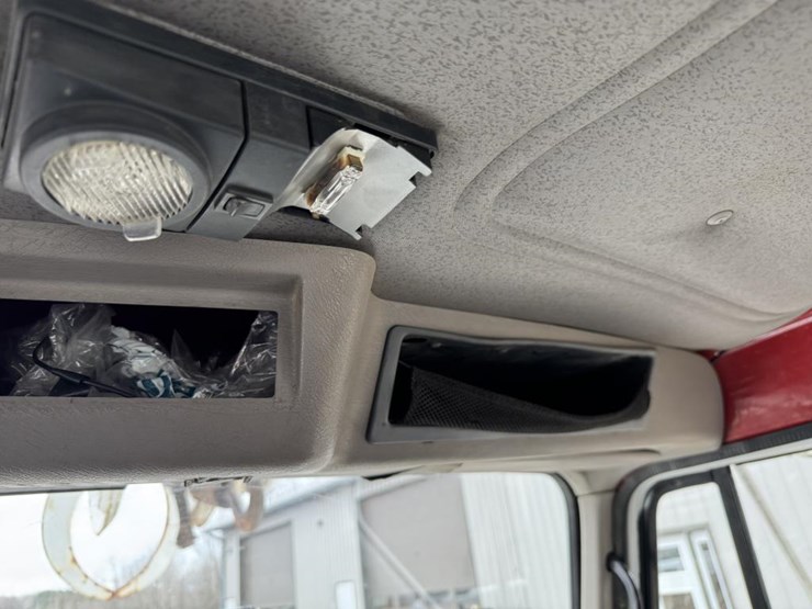 2001-international-4900-image-68