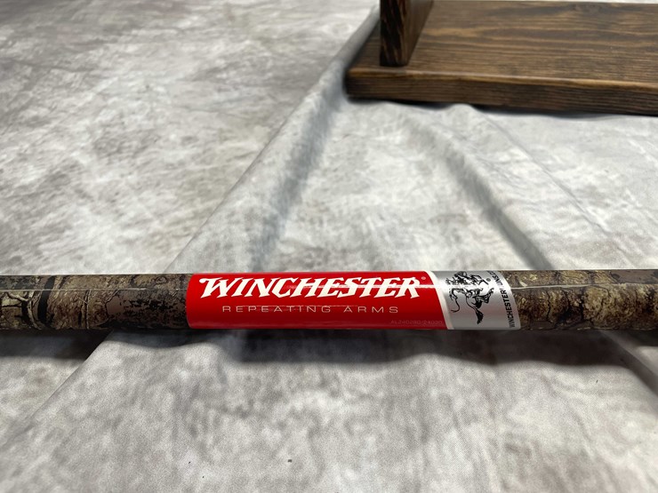 #2387-•-winchester-s-x-4-12-ga.-semi-auto-shotgun,-sn:-pt19454yw11k-image-20