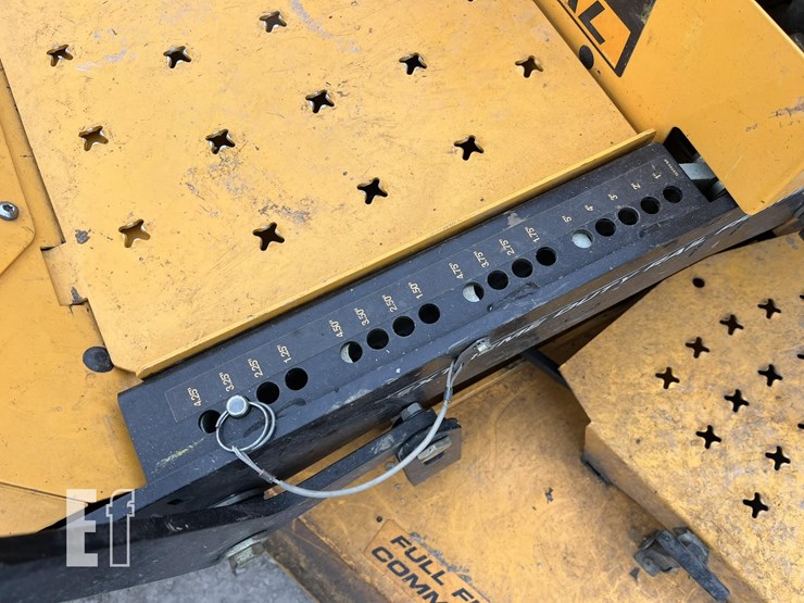 cub-cadet-tank-lz48-image-11