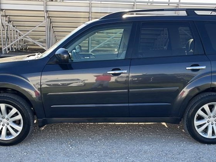 2013-subaru-forester-image-3