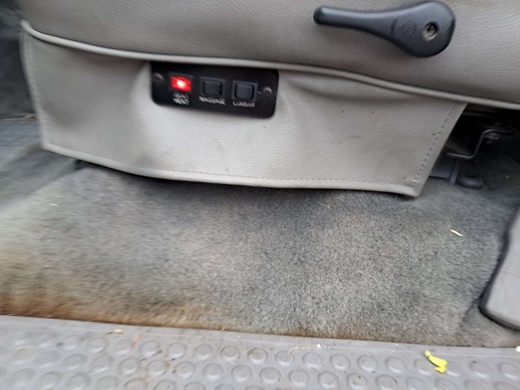 2001-ford-f350-image-18