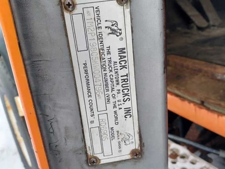 mack-rd690s-image-93