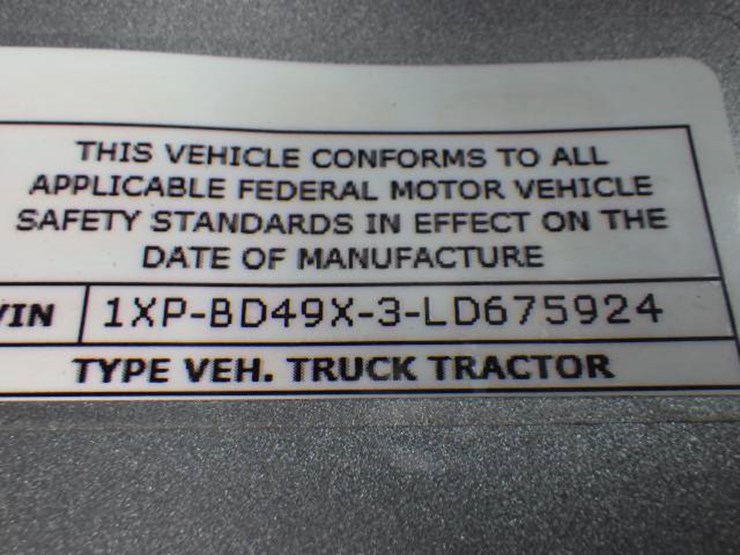 peterbilt-579-image-28