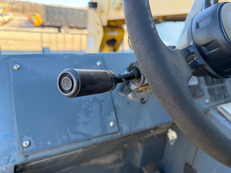 2015-gehl-rs8-42-image-28