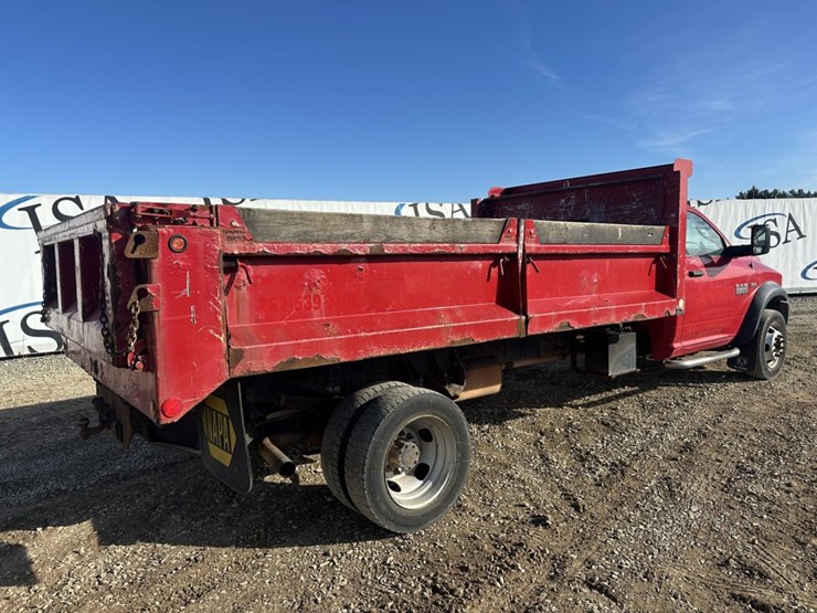 2015-dodge-ram-5500-image-5