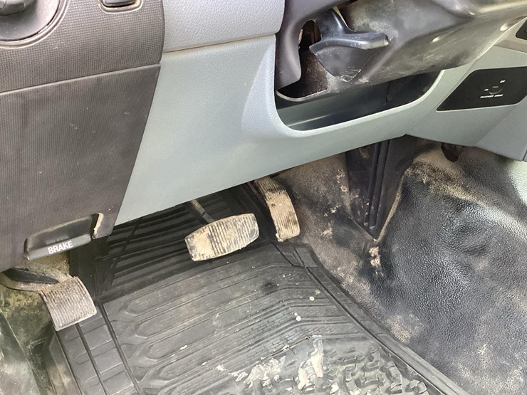 2015-ford-f550-image-15