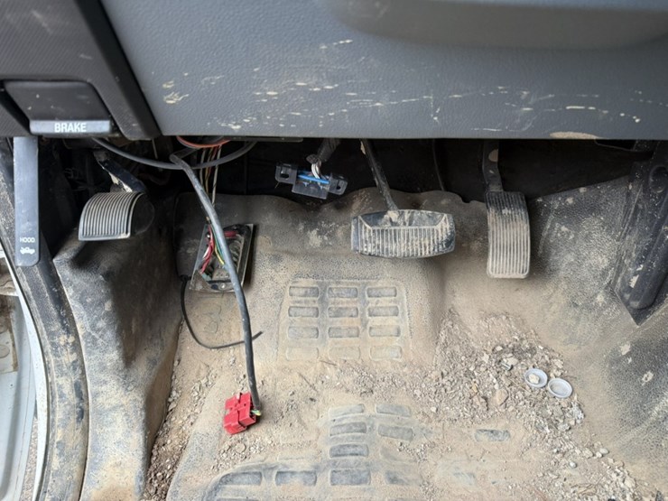 2011-ford-f550-image-39