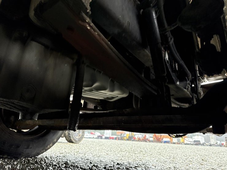 1999-peterbilt-379-image-32