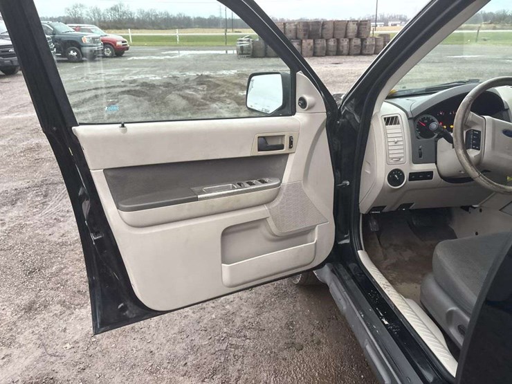 2009-ford-escape-hybrid-image-12