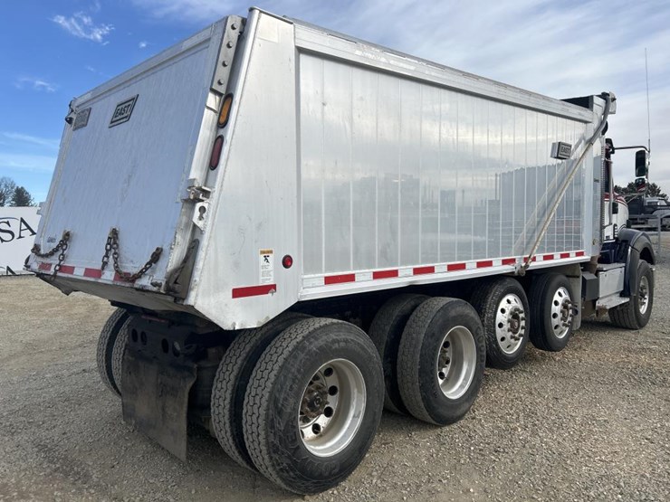 2017-international-hx615-image-5