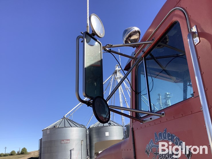 peterbilt-377-image-9