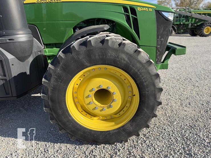 john-deere-8245r-image-5