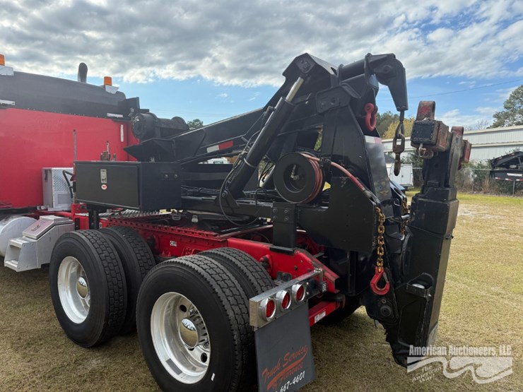 2013-kenworth-w900-image-16