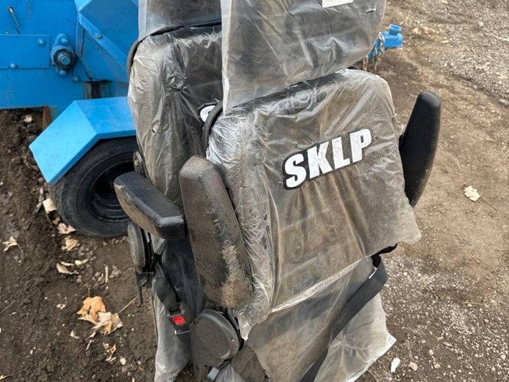 (2)-new-sklp-co-universal-equipment-seats-image-2