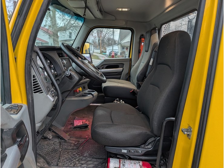 2020-kenworth-t880-image-21