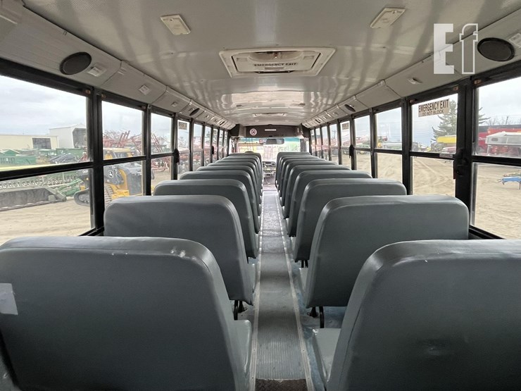 2015-thomas-saf-t-liner-c2-image-21