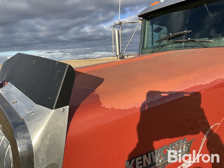 2002-kenworth-w900-image-17