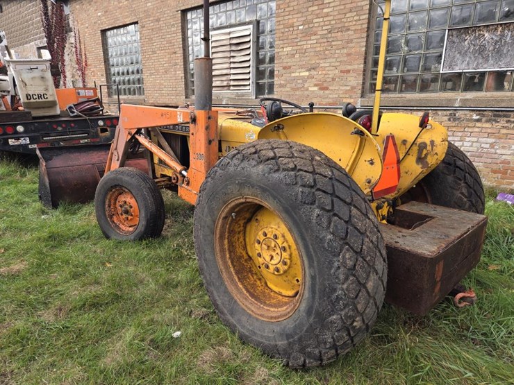 john-deere-300-image-3