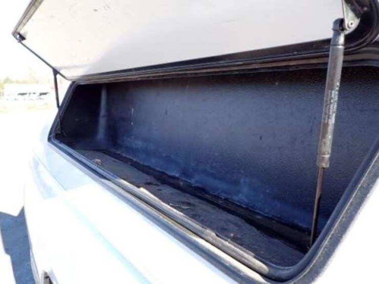 ram-1500-slt-image-42