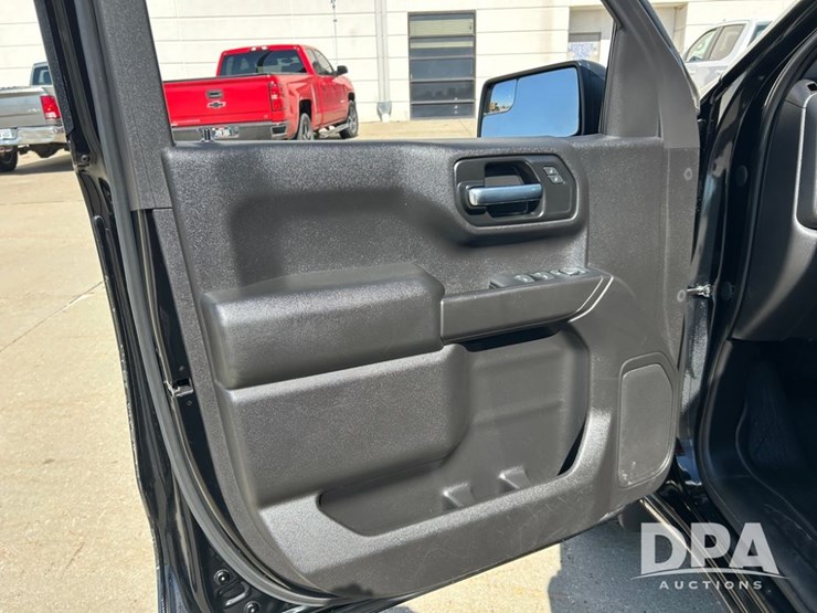 2021-chevrolet-silverado-1500-image-24