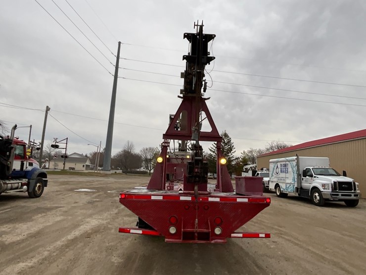 2015-peterbilt-365-image-15