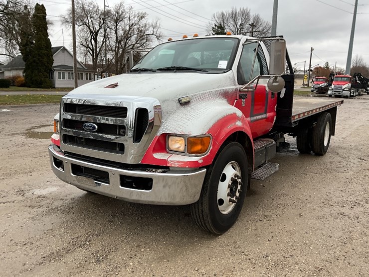 2015-ford-f650-image-2