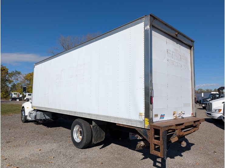 2017-peterbilt-337-image-11