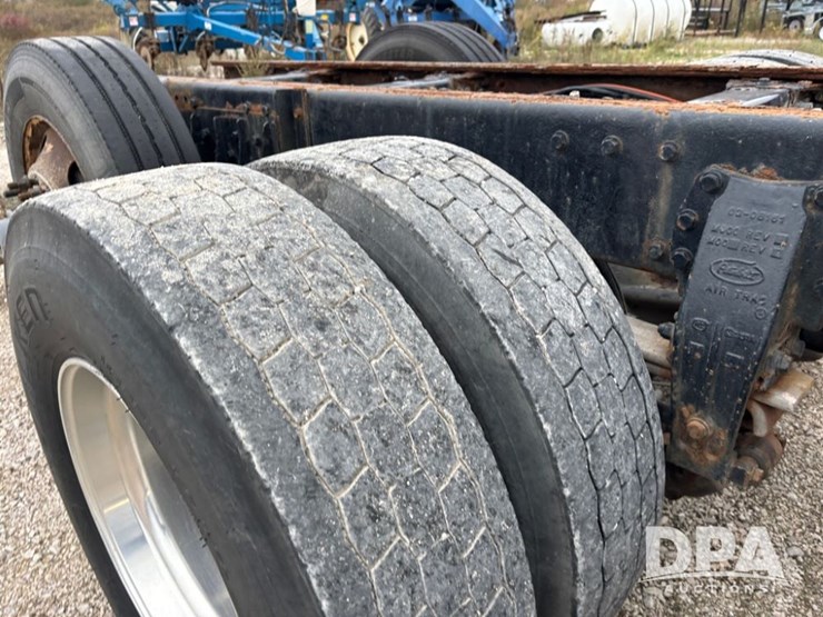 peterbilt-378-image-75