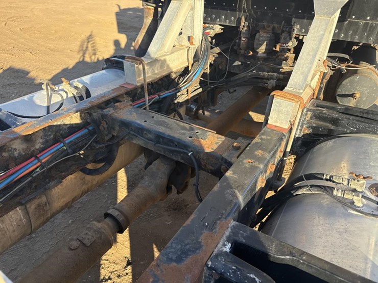 2008-peterbilt-388-image-49