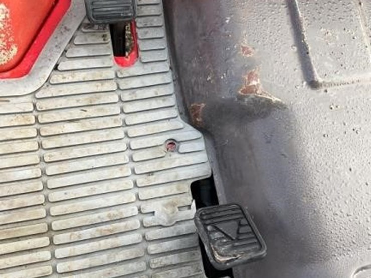 massey-ferguson-1220-image-10