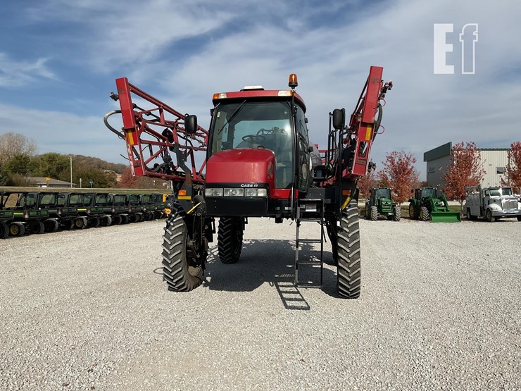 case-ih-patriot-3330-image-39