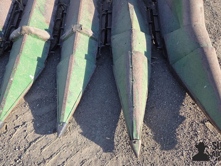 john-deere-9r22-corn-head-image-9