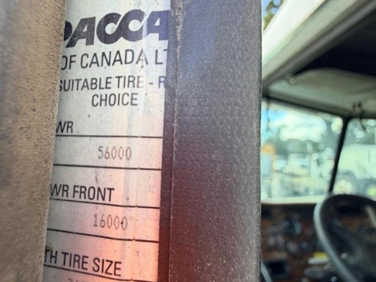 peterbilt-330-image-22