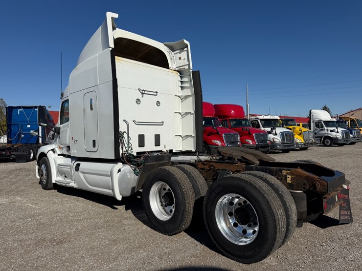 2015-peterbilt-579-image-5