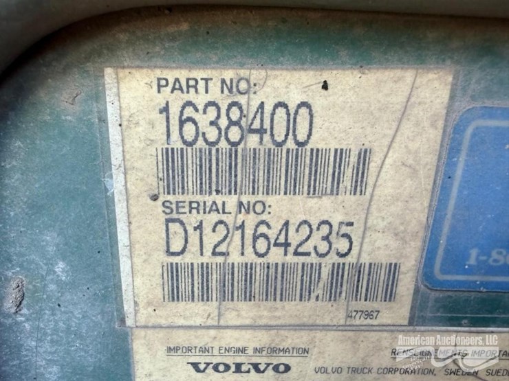 2000-volvo-wg-roll-off-truck-image-26