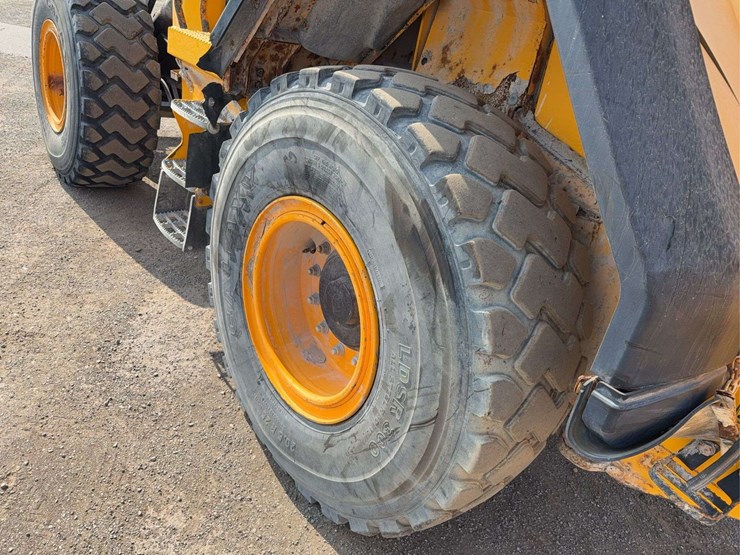 jcb-427ht-image-5