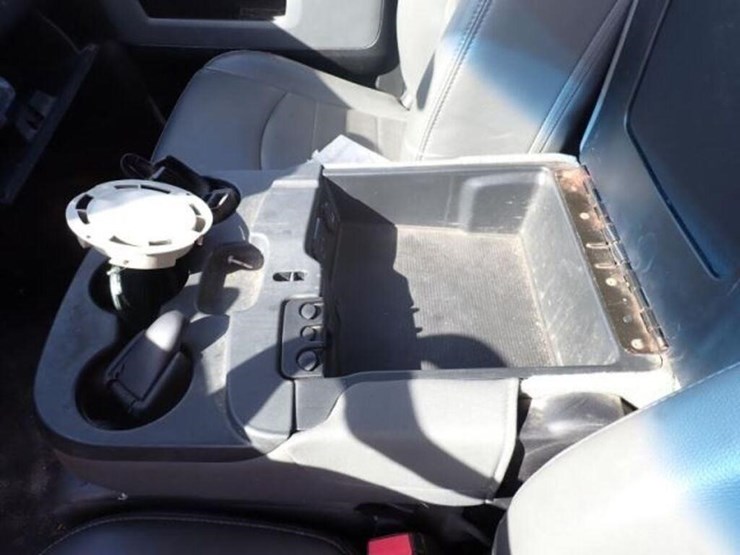 2013-dodge-ram-1500-image-25