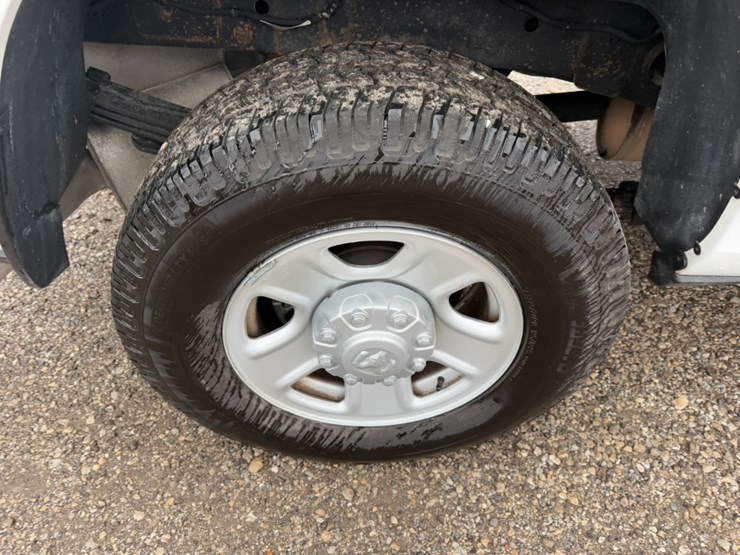 2020-dodge-3500-image-9