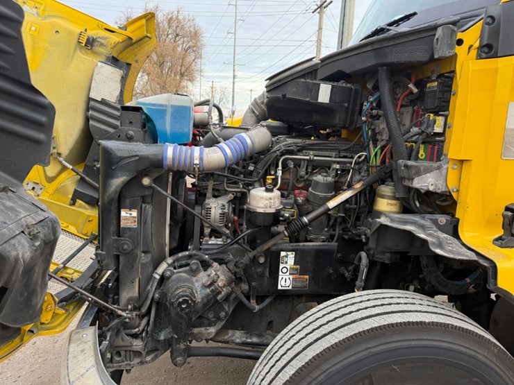 2020-kenworth-t680-image-17