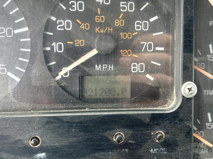 #1042-•-2000-volvo-quad-axle-dump-truck-image-55