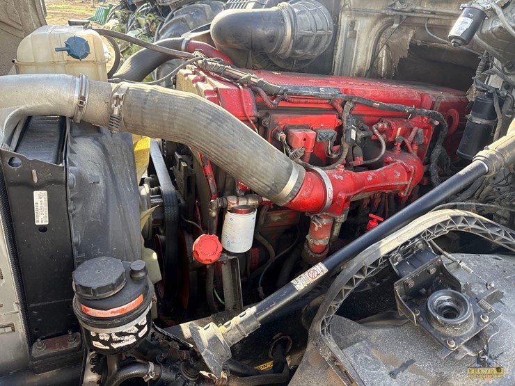 2007-volvo-vnl-semi-truck-image-24