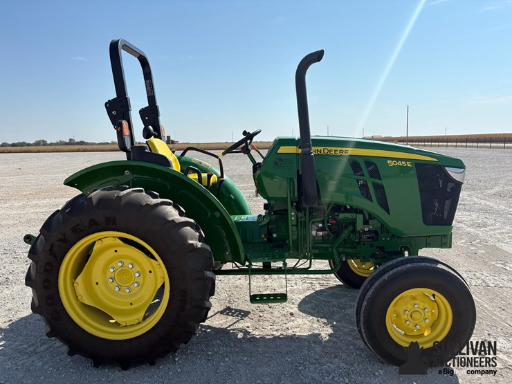 john-deere-5045e-image-4