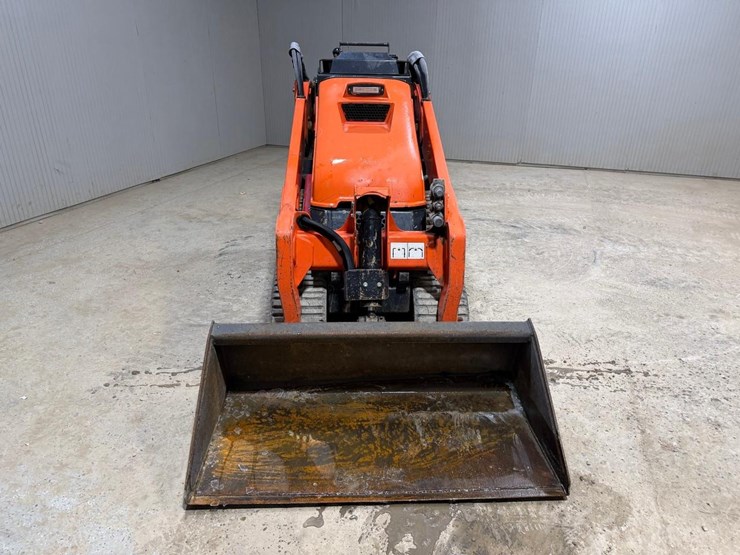 2023-kubota-scl1000-image-8