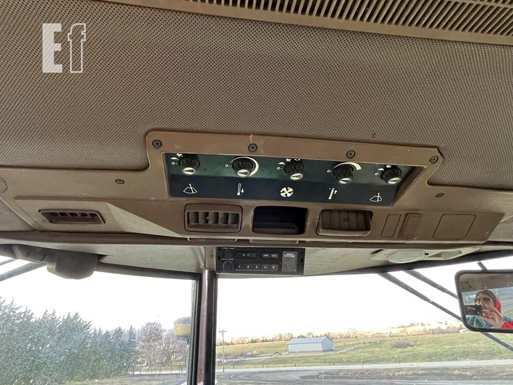 john-deere-3155-image-33