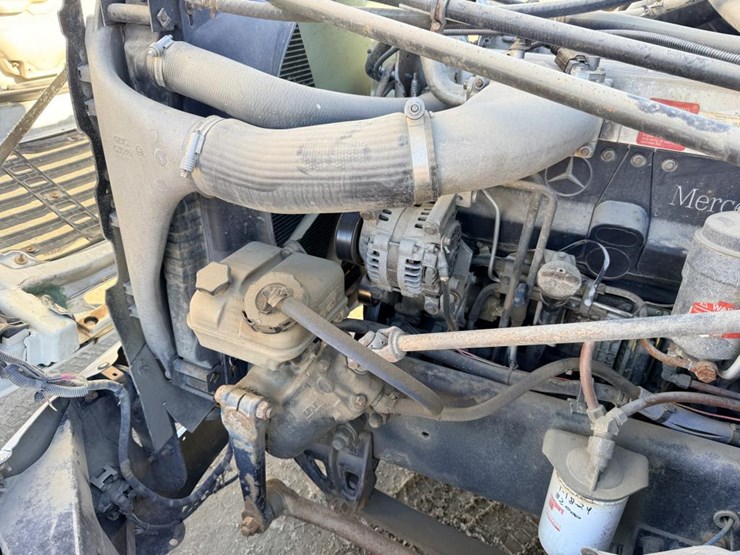 2007-freightliner-columbia-120-image-40